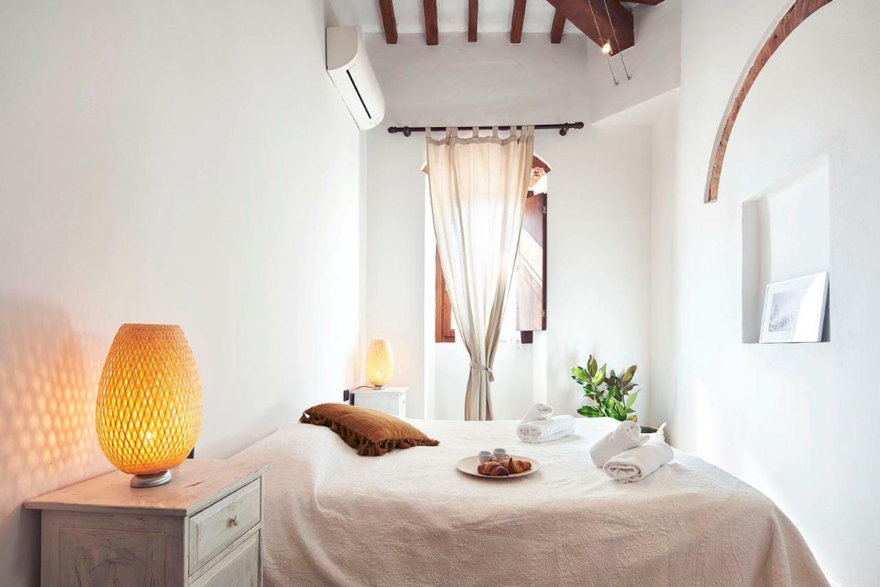 One Of A Kind Near The Duomo W/balcony Palace Apartment Florence
