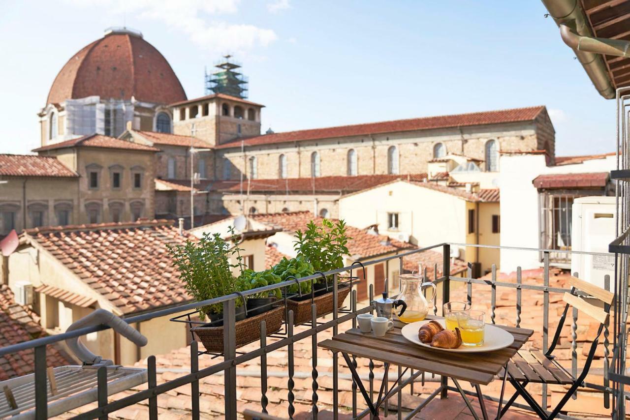 One Of A Kind Near The Duomo W/balcony Palace Apartment