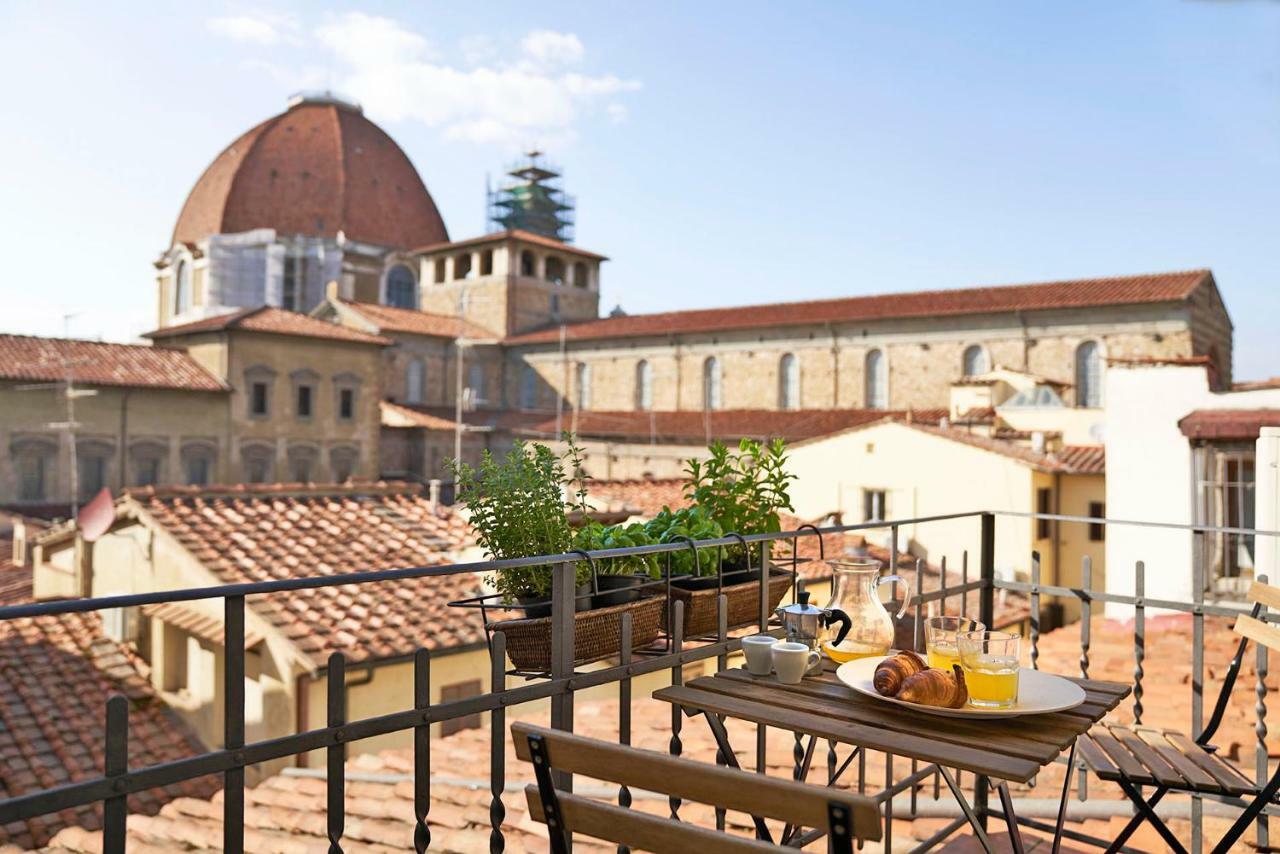 One Of A Kind Near The Duomo W/balcony Palace Apartment
